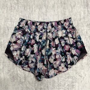 Lululemon Hotty Hot LR 2.5" Shorts